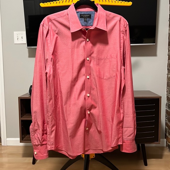 Button down - Picture 2 of 2